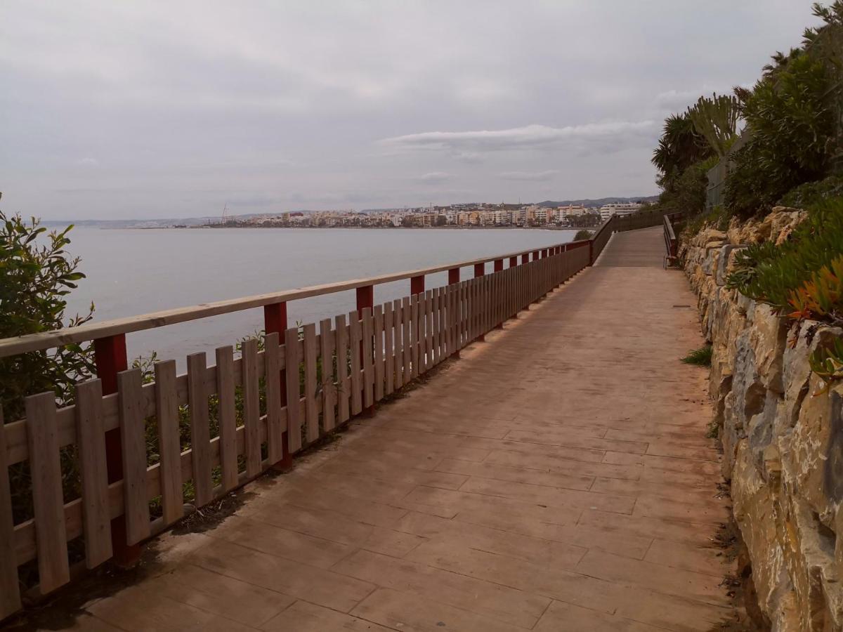 Sea Breeze Apartment Estepona Exterior photo